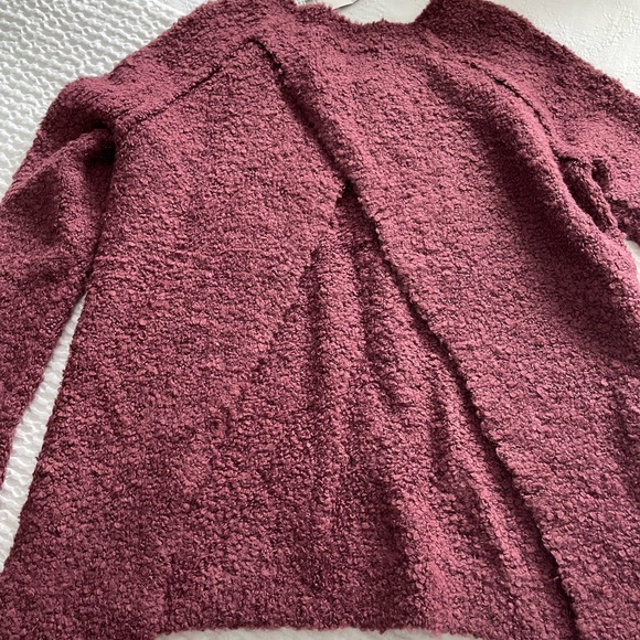 Abercrombie & Fitch sweater - Picture 3 of 3